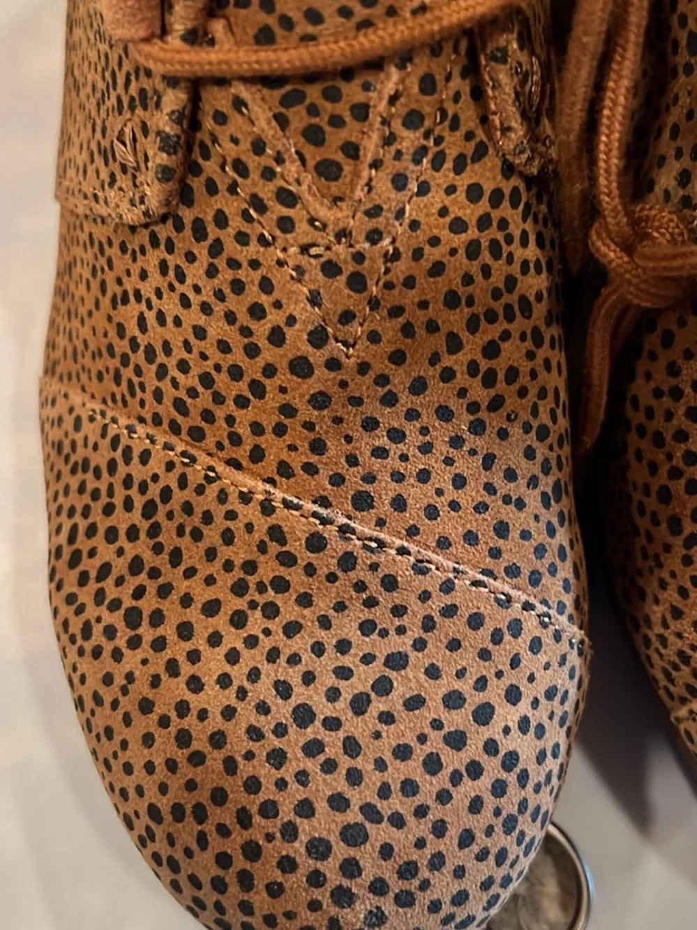 Tom’s Suede Bootys Sz 8